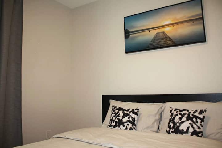 Cozy satys near city center Decarie 208 Entire 1 bedroom - 2