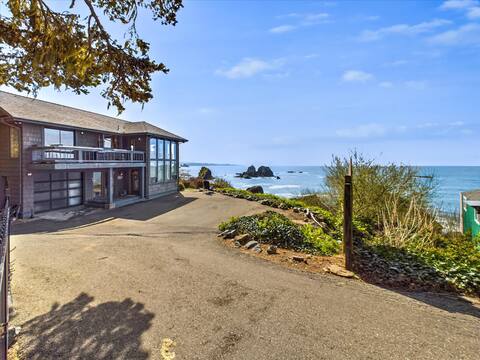 Morgan Cove
Ocean front with 
 beach access