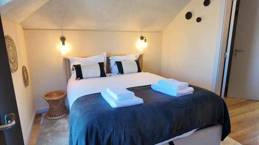 Beautiful 2bedrooms balcony garage historic center gallery image 3