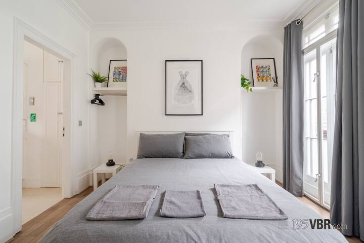 The Tachbrook: 6-Bed Historic Townhouse | Victoria