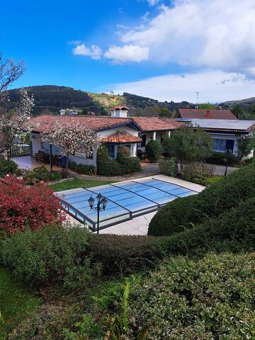 Casa con jardín y piscina en Plentzia (Bizkaia)