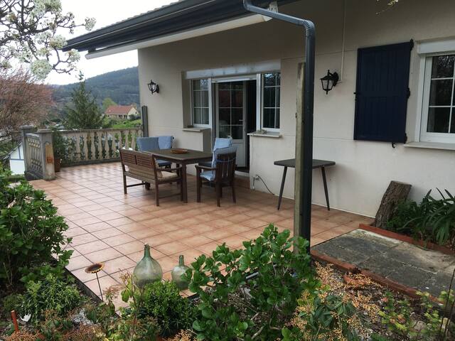 Casa con jardín y piscina en Plentzia (Bizkaia) gallery image 4