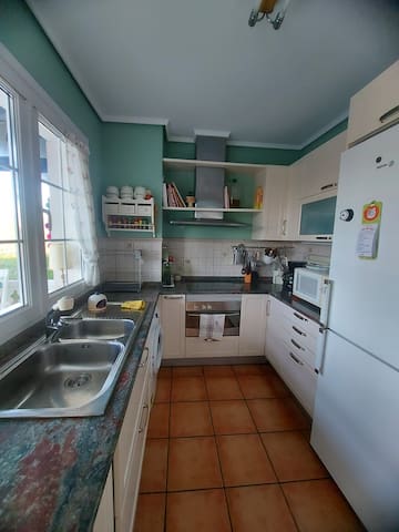 Casa con jardín y piscina en Plentzia (Bizkaia) gallery image 5