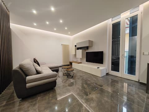 Proprietà Airbnb di successo: Pato's Luxury Apt | Old Town & Steps to the Sea a Salerno