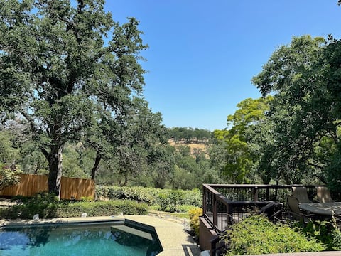 Rare Find!  Yellow House Sanctuary on Hinkle Creek