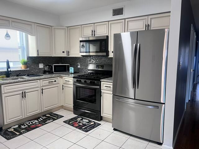 Secluded Urban 3bedroom Luxury gallery image 2