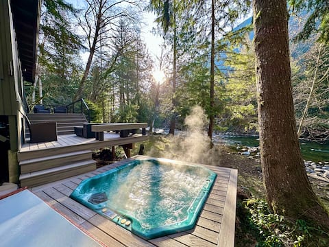 Hidden Falls Hot Tub Riverview @ South Fork (1BR)