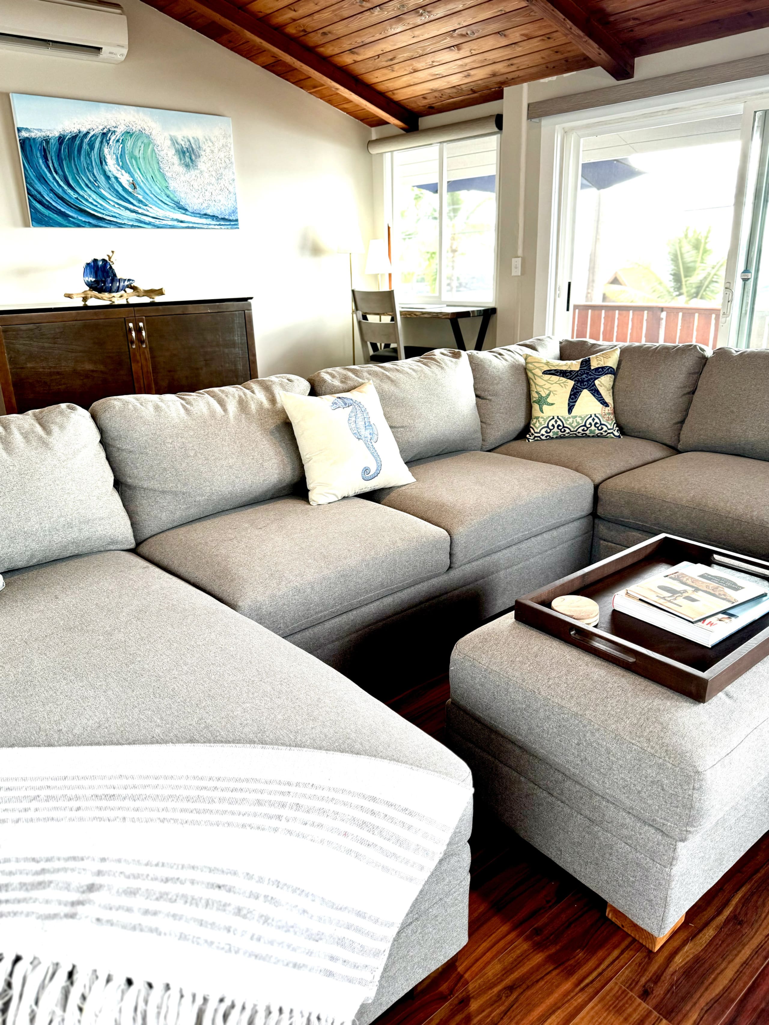 Home in Kailua-Kona · ★4.97 · 1 bedroom · 2 beds · 1 bath - Image 3