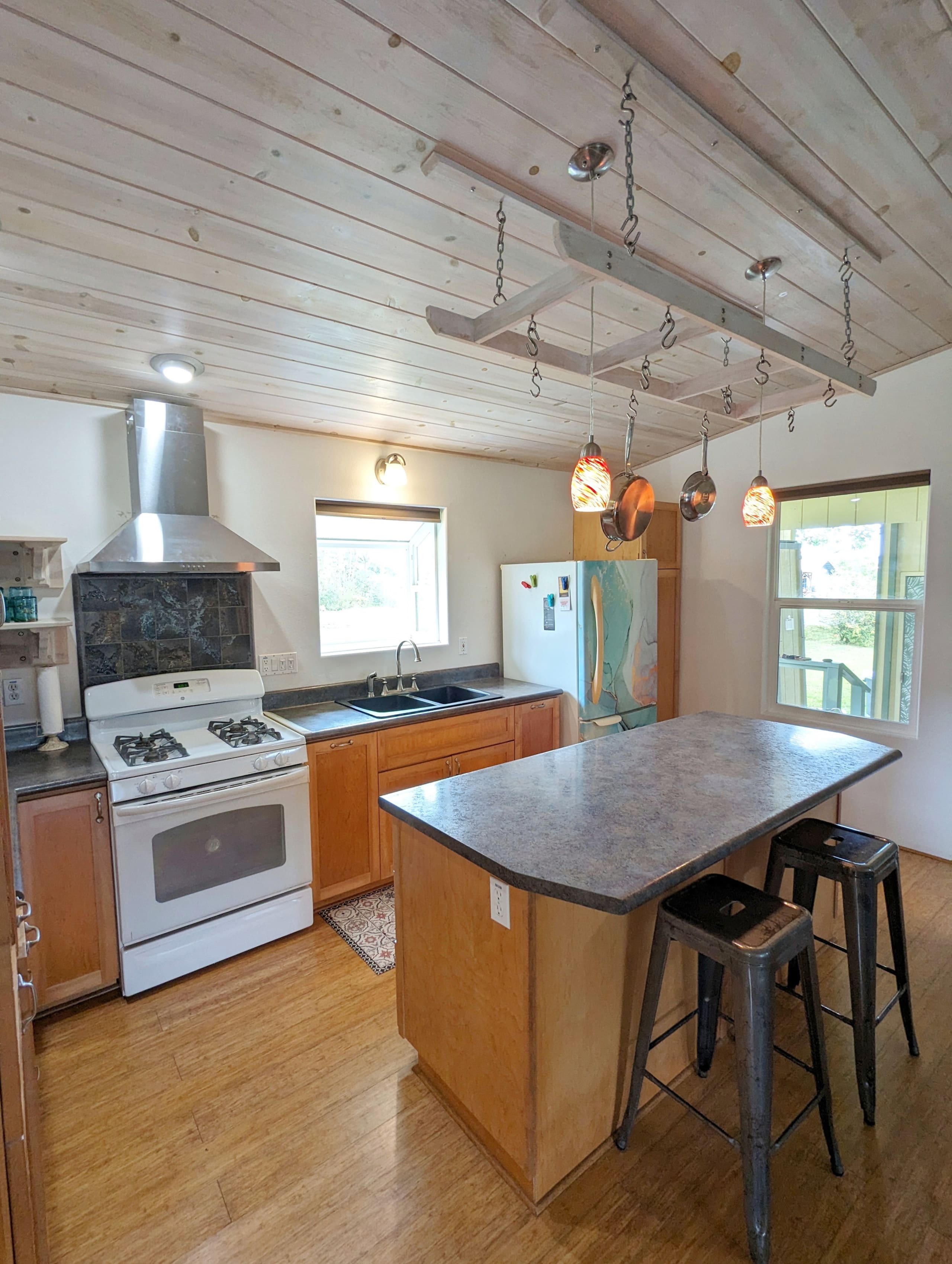 Guesthouse in Keaau · ★4.95 · 1 bedroom · 2 beds · 1 bath - Image 5