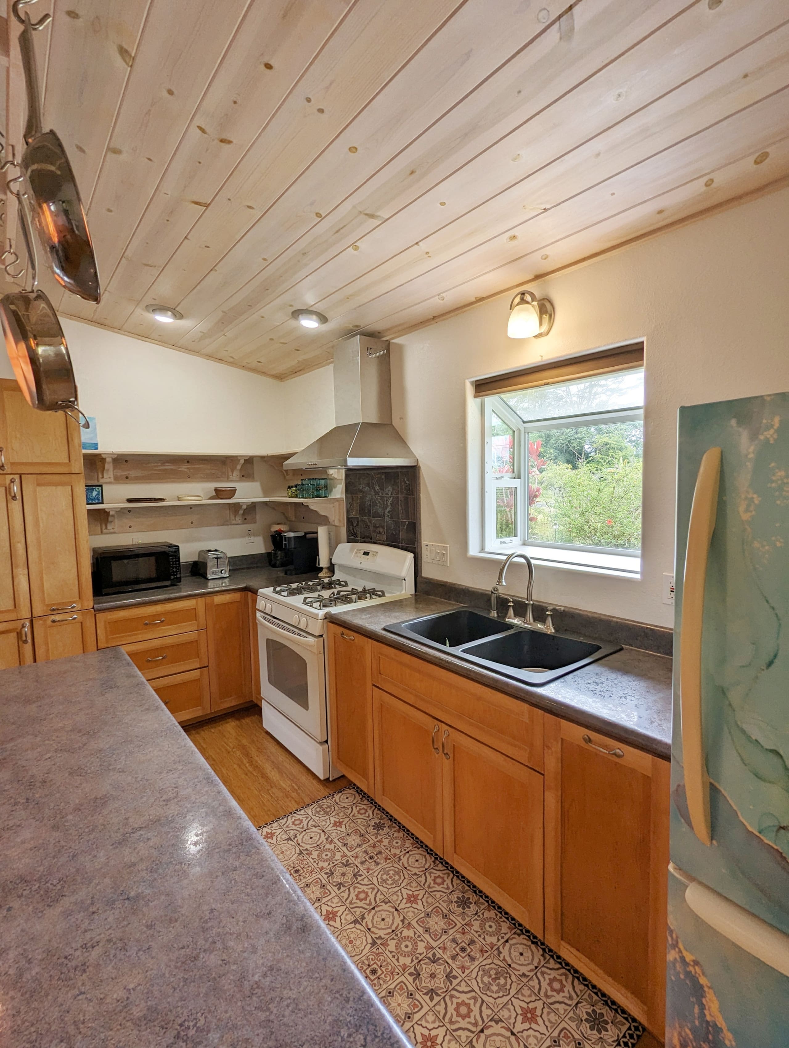 Guesthouse in Keaau · ★4.95 · 1 bedroom · 2 beds · 1 bath - Image 4