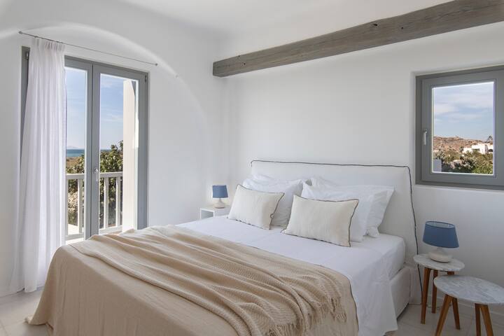 Aqua Breeze South Villa in Naxos on the beach gallery image 5