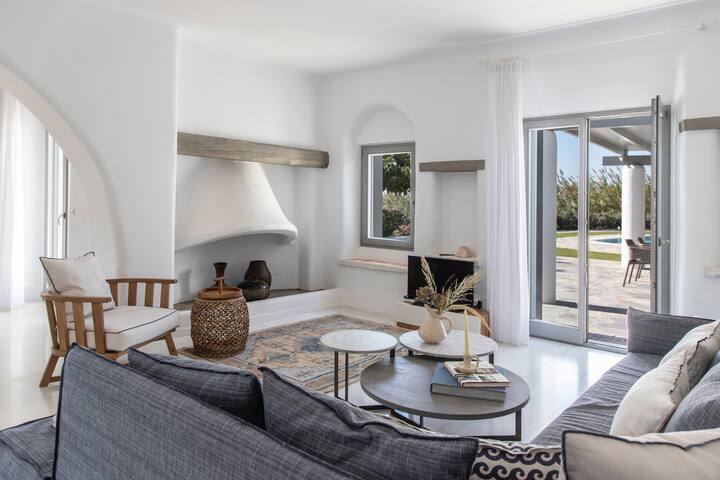 Aqua Breeze South Villa in Naxos on the beach gallery image 4