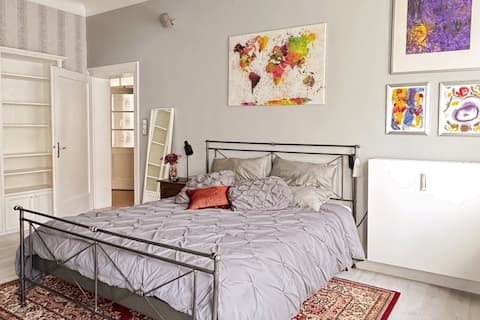 Cozy Spacious Apartment-The_VIP