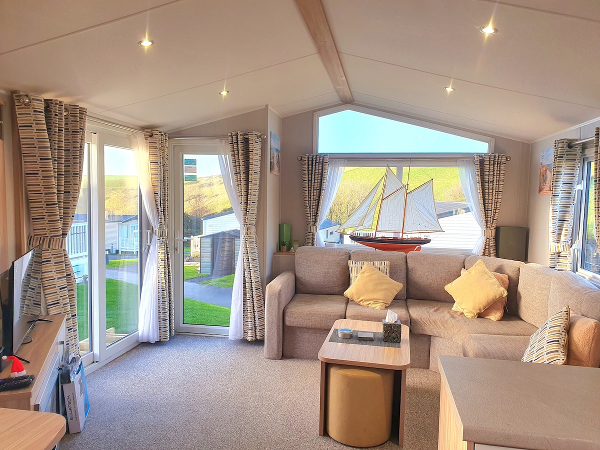 Top performing Airbnb: Durdle Door beach holiday home in West Lulworth