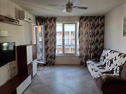 Top performing Airbnb: One bedroom cozy flat in Pomorie. in Поморие