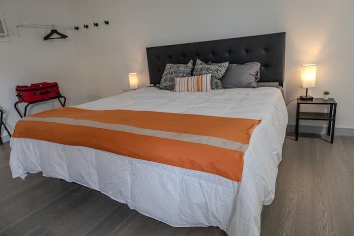 Queen Suite (Pet Friendly) - Georgina