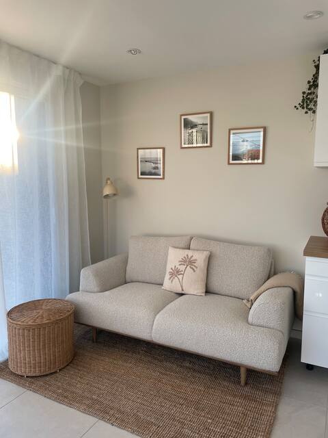 Top performing Airbnb: The cabin under the stars in Ambleteuse