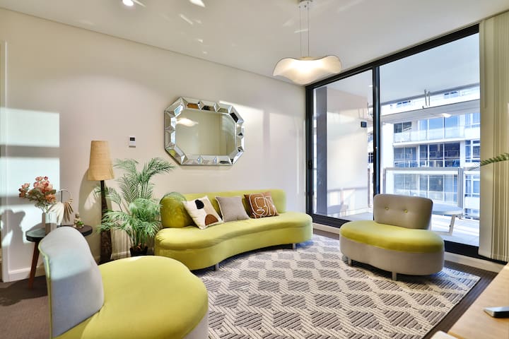 Urban Oasis Residence – Views | Parking | Ease