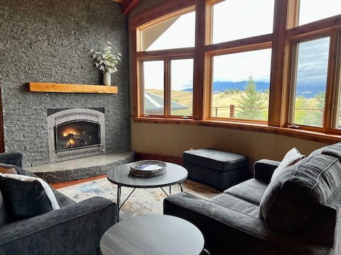Top performing Airbnb: Private Montana Escape with Panoramic Views in Montana