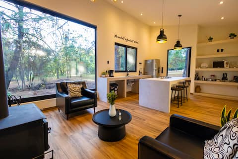 Successful Airbnb property: Luxury cabin with Jacuzzi. Recently built. in Tapalpa