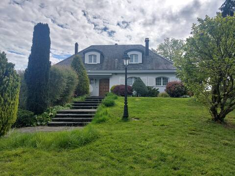 Beautiful, large house with large enclosed garden
