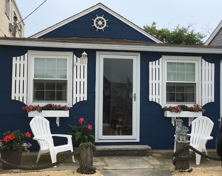 'The Cozy Cottage'
2 Blocks From The Beach - Lavallette, NJ