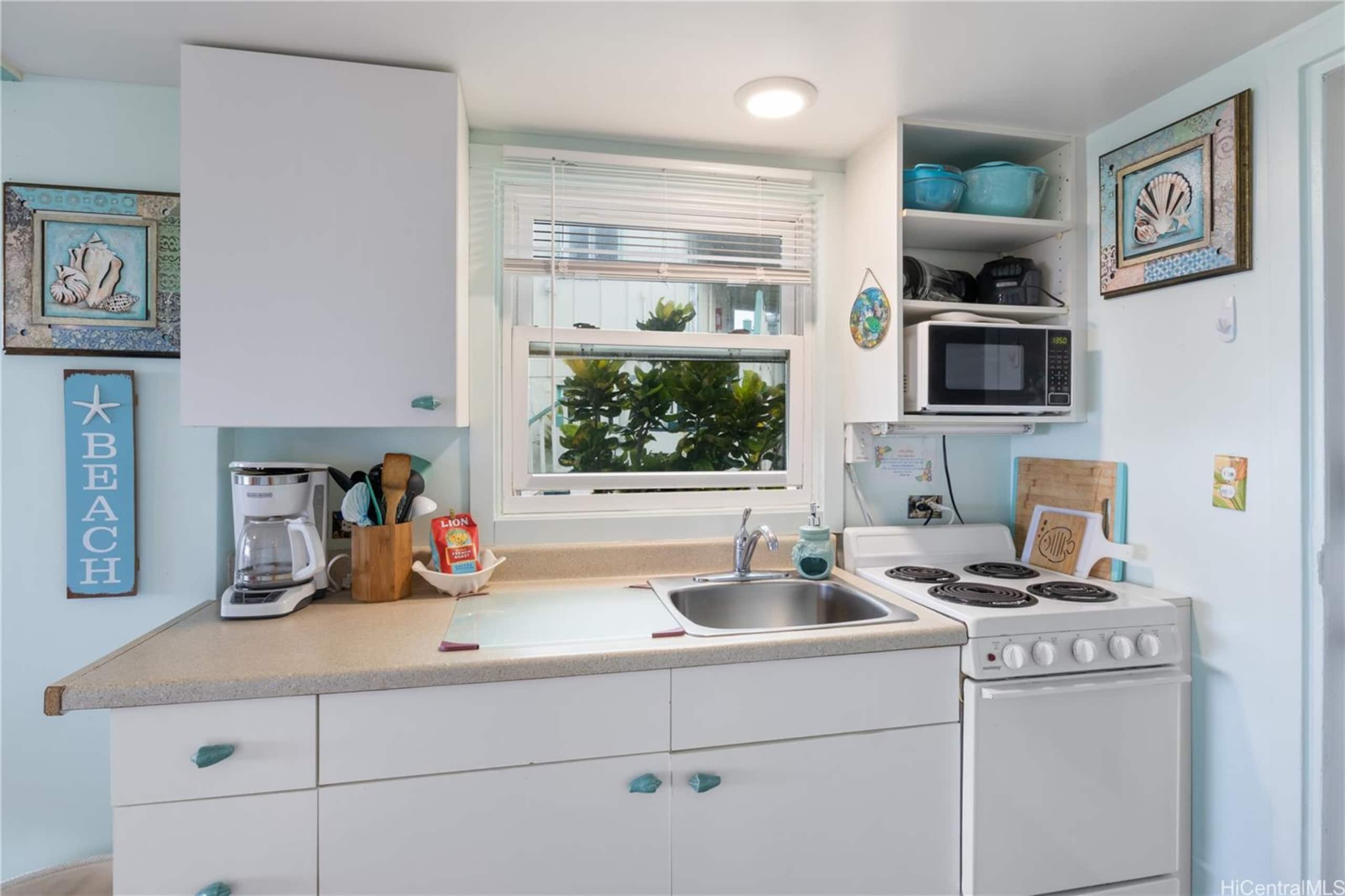Condo in Hauula · ★4.93 · Studio · 4 beds · 1 private bath - Image 8