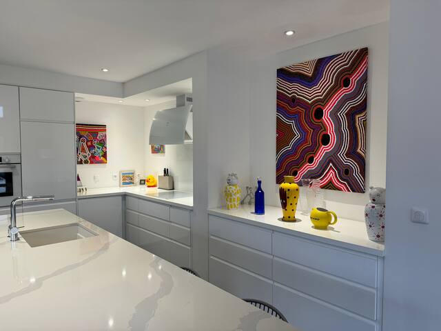 MAISON CONTEMPORAINE AVEC PISCINE gallery image 2