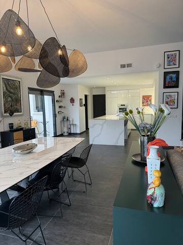 MAISON CONTEMPORAINE AVEC PISCINE gallery image 4