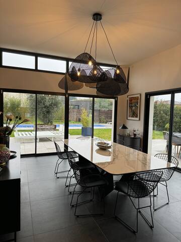 MAISON CONTEMPORAINE AVEC PISCINE gallery image 5