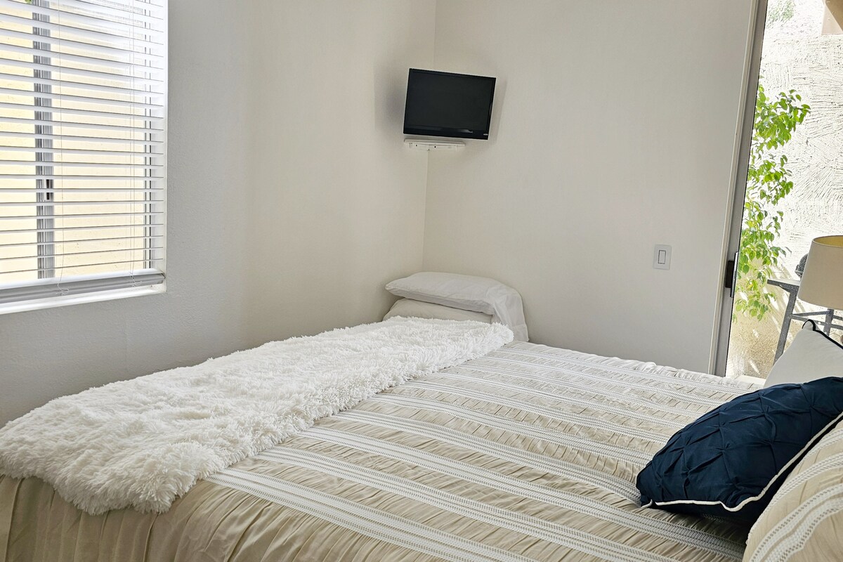 卧室全新特大号床房