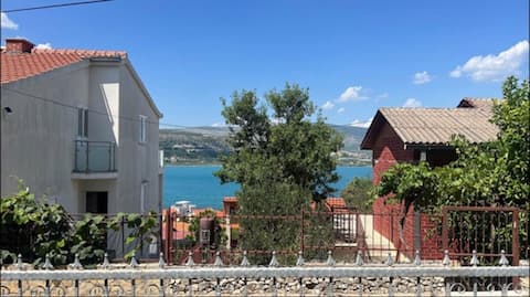 Top performing Airbnb: Luka Apartment Ground Floor in Mastrinka
