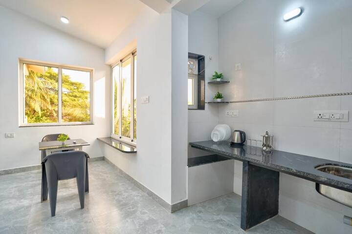 Full kitchen image 2