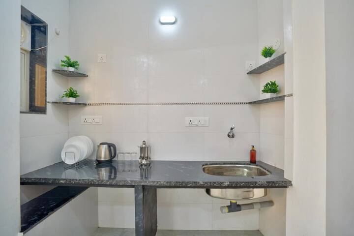 Kitchenette image 2