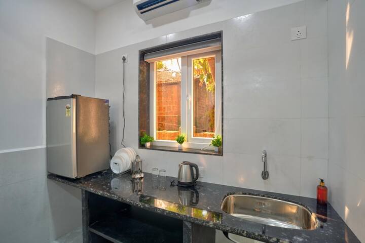 Full kitchen image 1