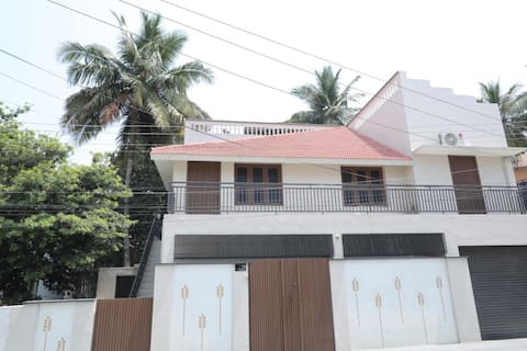 Fully Furnished 2 BHK House - Family Friendly U1