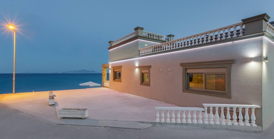 Beach Villa Valeria | Jacuzzi | BBQ gallery image 4