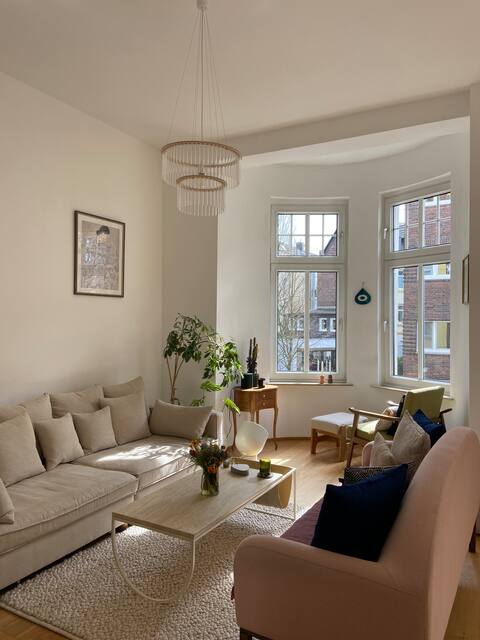 Top Airbnb: Bright old building apartment in a top location in Rüttenscheid