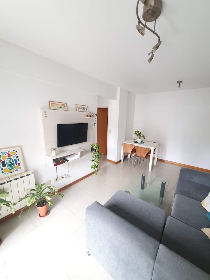 Квартира с 2 комнатами в Villa del Parque, первый этаж