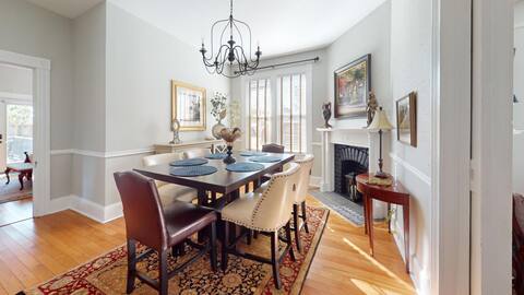 Cozy Home Centrally Located + Great Amenities
