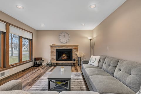 Contemporary Haven near St Cloud Hospital