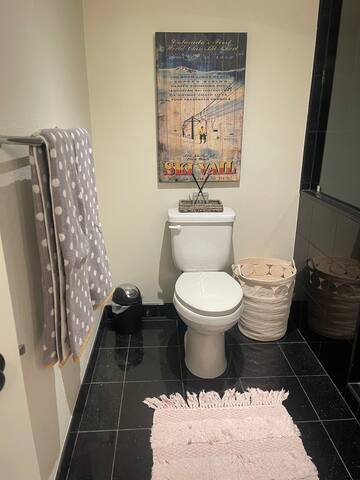 Luxury Condo with Mountain Views gallery image 4