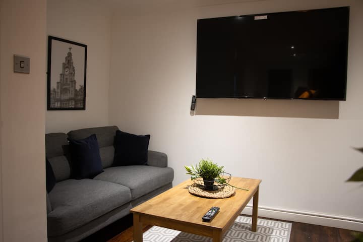 27ss - 2 Sleeper Studio Apartment - Walker Art Gallery