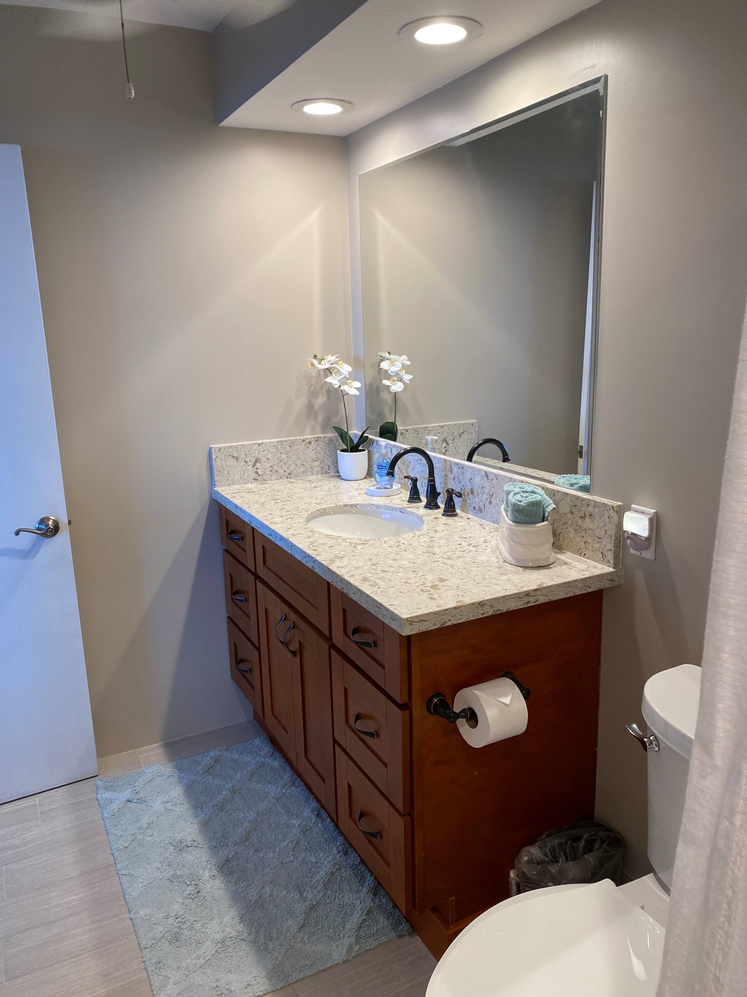 Condo in Wailuku · ★5.0 · 2 bedrooms · 3 beds · 2 private baths - Image 14