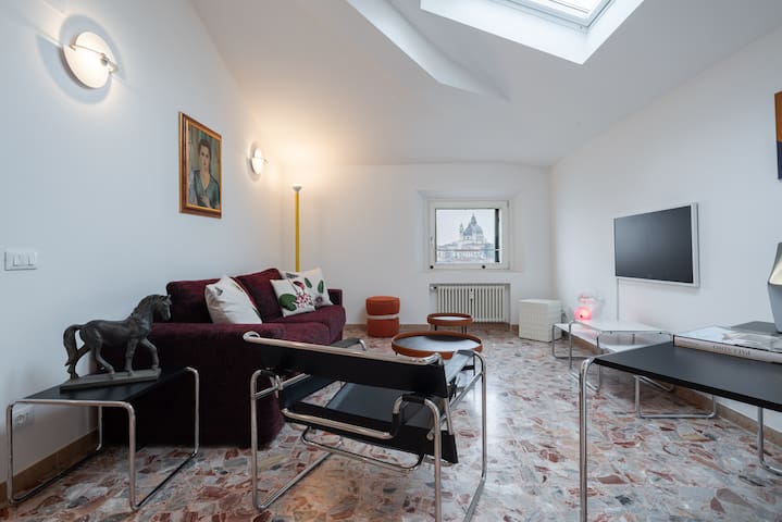 Giudecca Island with a Wonderful View gallery image 3