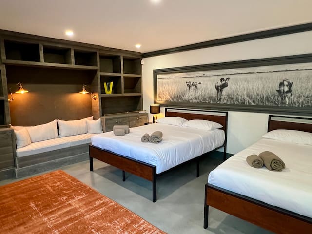 Heated Pool & Spa, BBQ, Pool Table, Games, Private gallery image 4