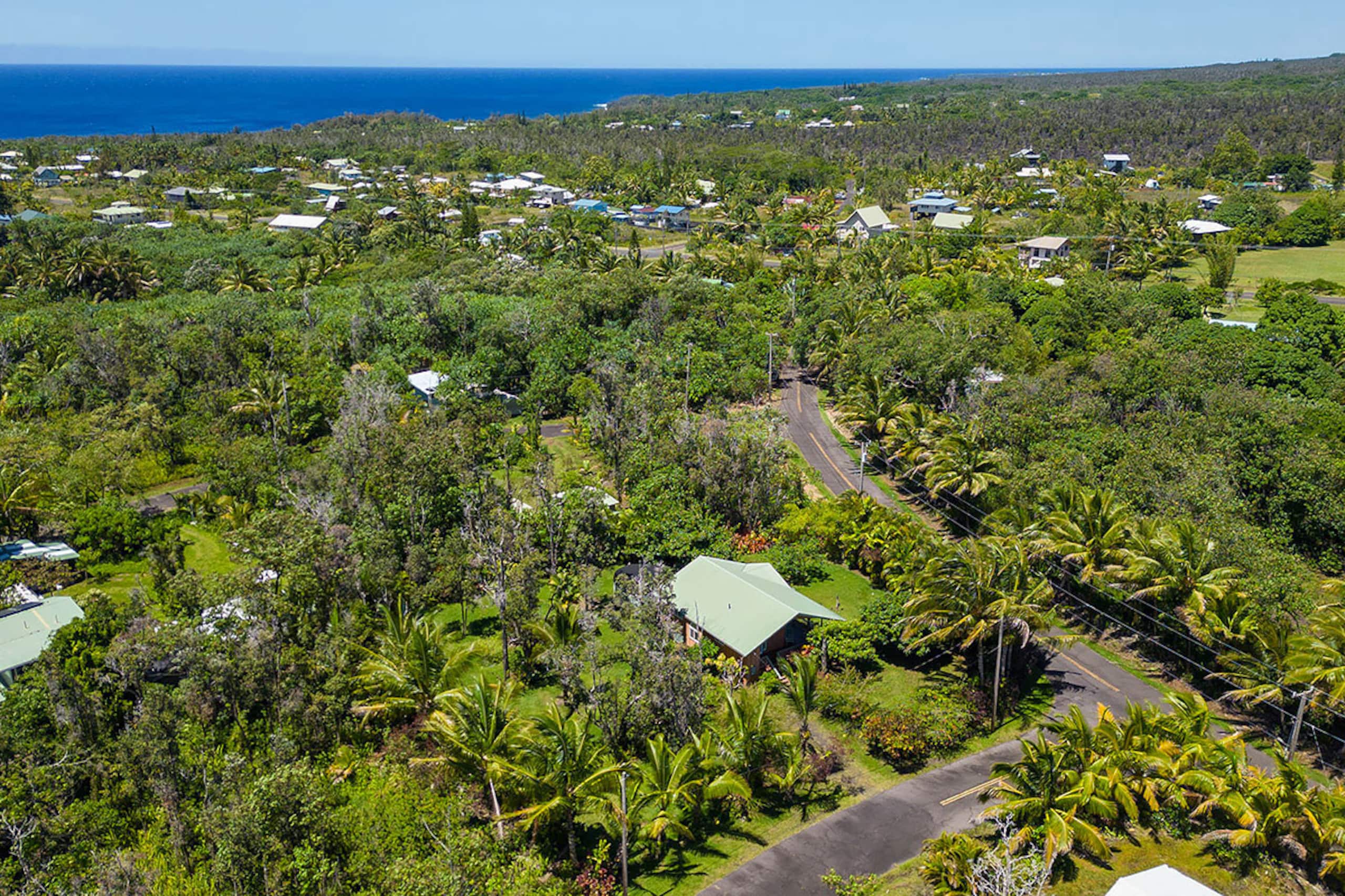 Home in Pahoa · ★4.86 · 1 bedroom · 1 bed · 1 bath - Image 37