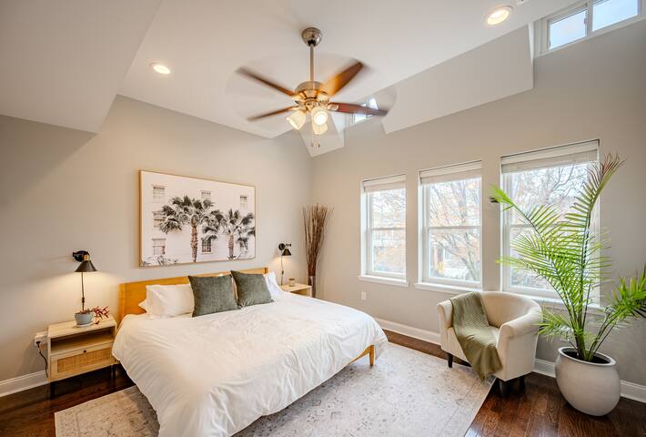 “D St Digs” DC Row Home on the Hill gallery image 3