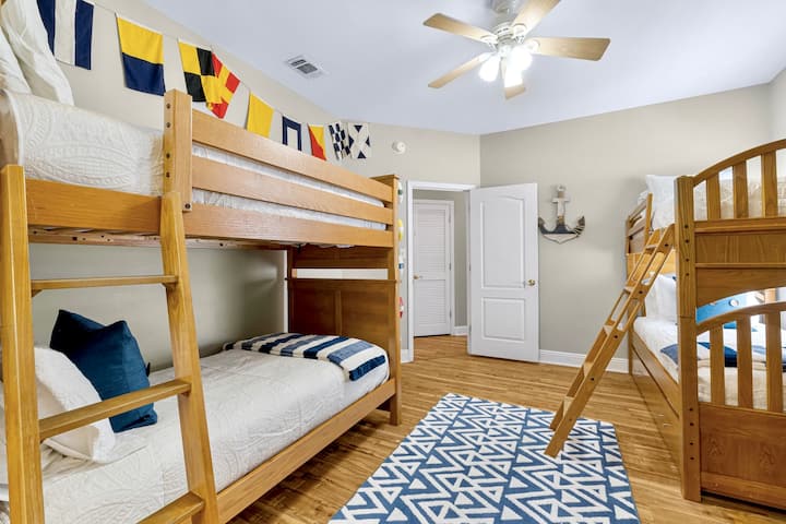 Bedroom #3 - 2nd floor bunk room with 5 twin beds and shared jack-n-jill bathroom. (Sleeps 5) 