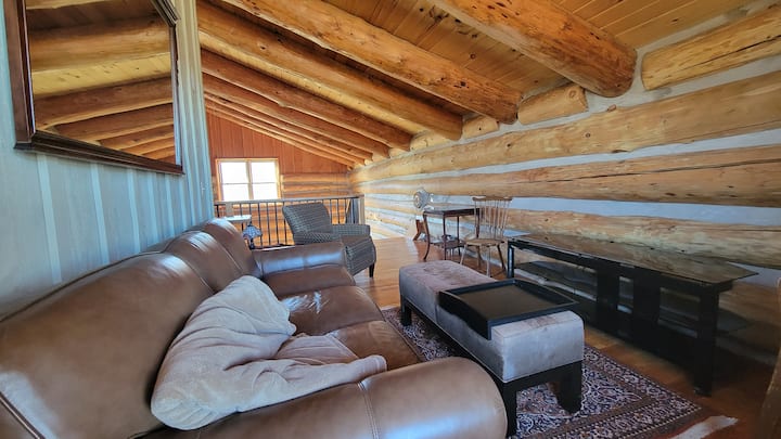 Firefly Creek Lodge Twin Room - Lima, NY